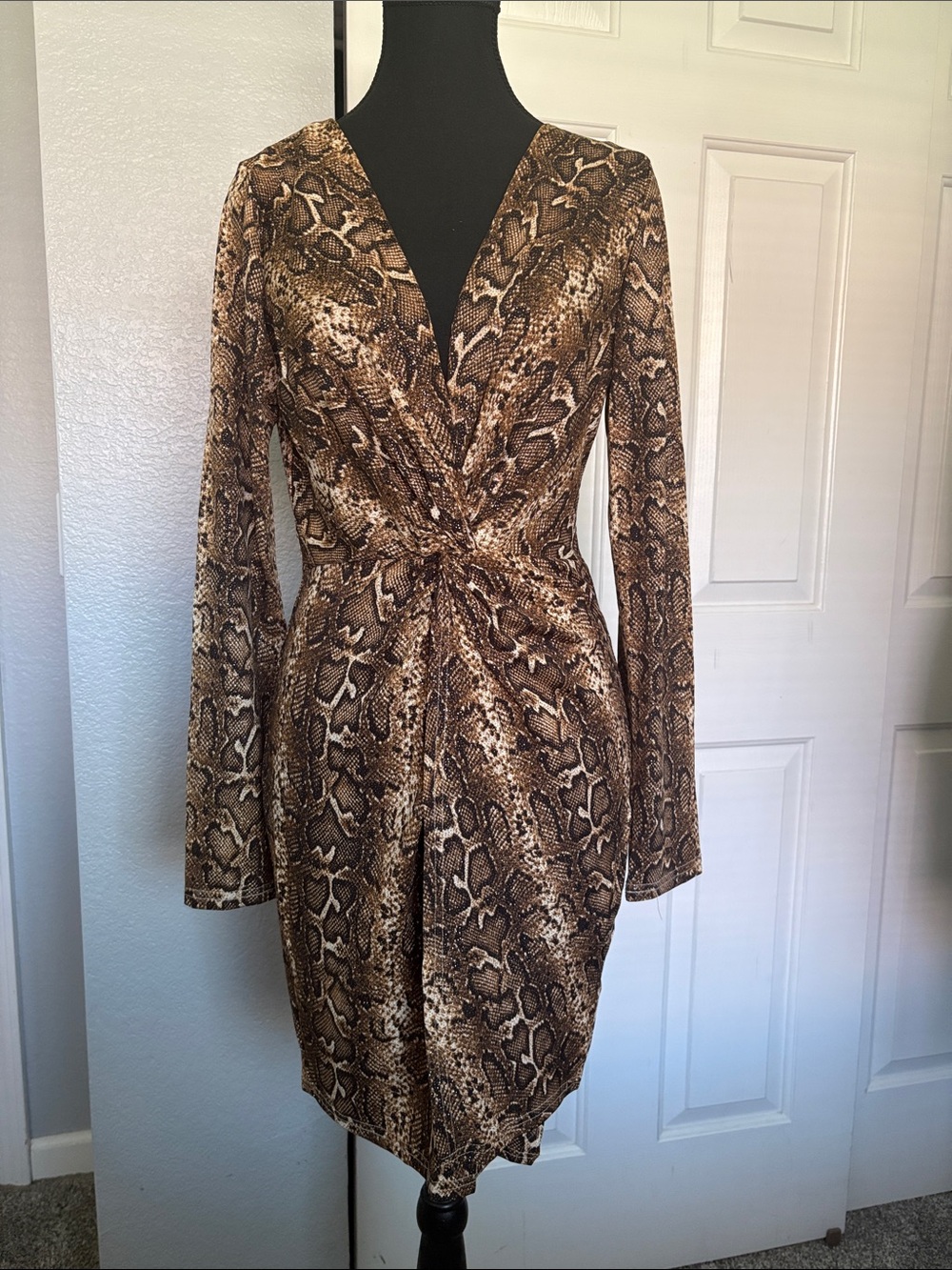 WINDSOR-Multi Brown w/Gold Snake Print Twist Waist Long Sleeve Dress sz L NWT